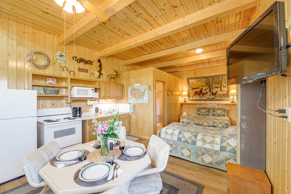Studio Cabin w/ Mtn Views by the Green River! Apartment in Wyoming