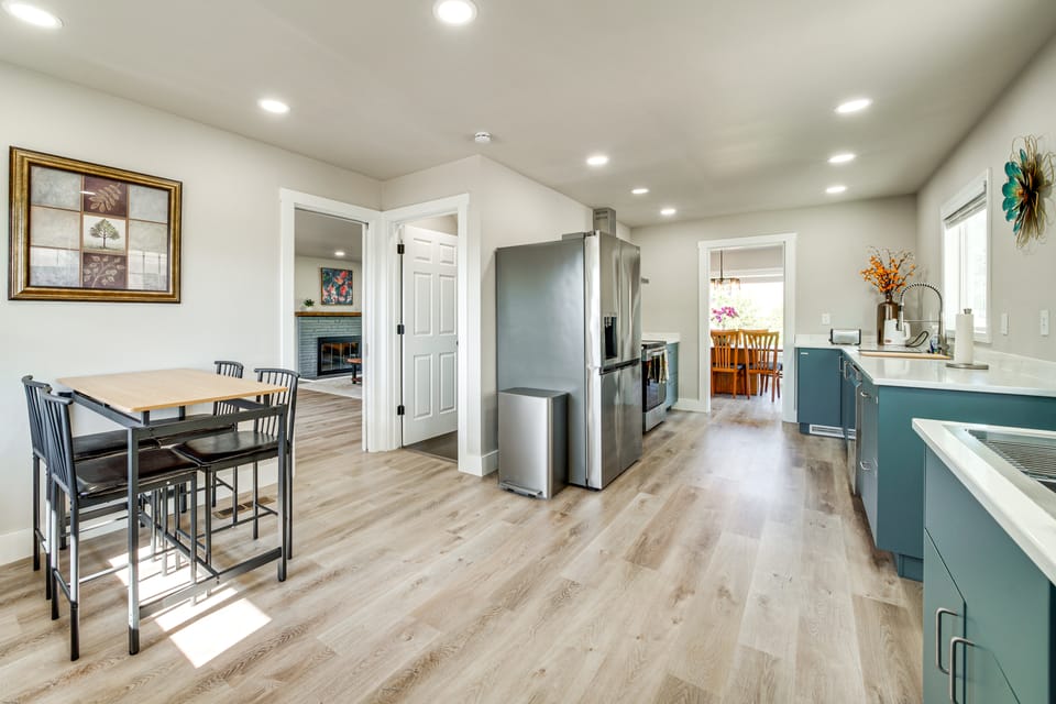 3 Mi to Dtwn: Family Home w/ Garden & EV Charger House in Washington