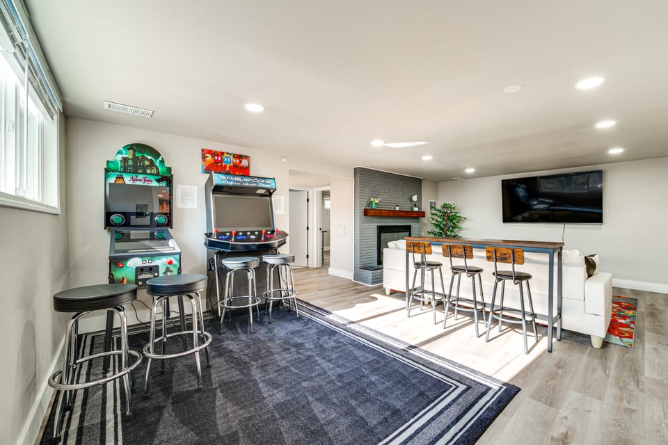 3 Mi to Dtwn: Family Home w/ Garden & EV Charger House in Washington