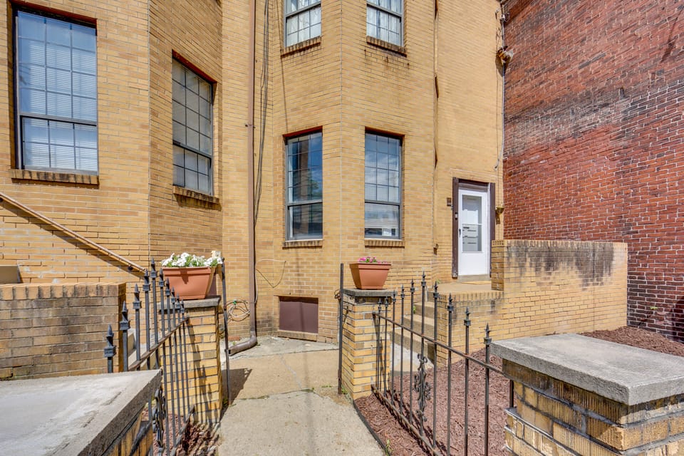 2 Mi to Dtwn Pittsburgh: Family-Friendly Townhome! Apartment in Pittsburgh