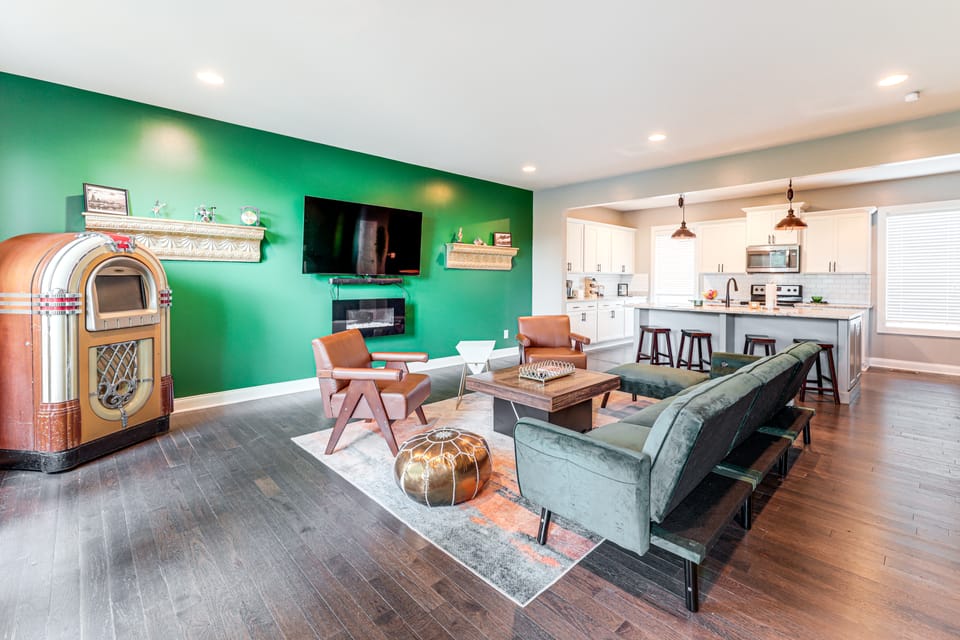 Pet-Friendly Abode w/ Balcony in East Nashville! Apartment in East Nashville