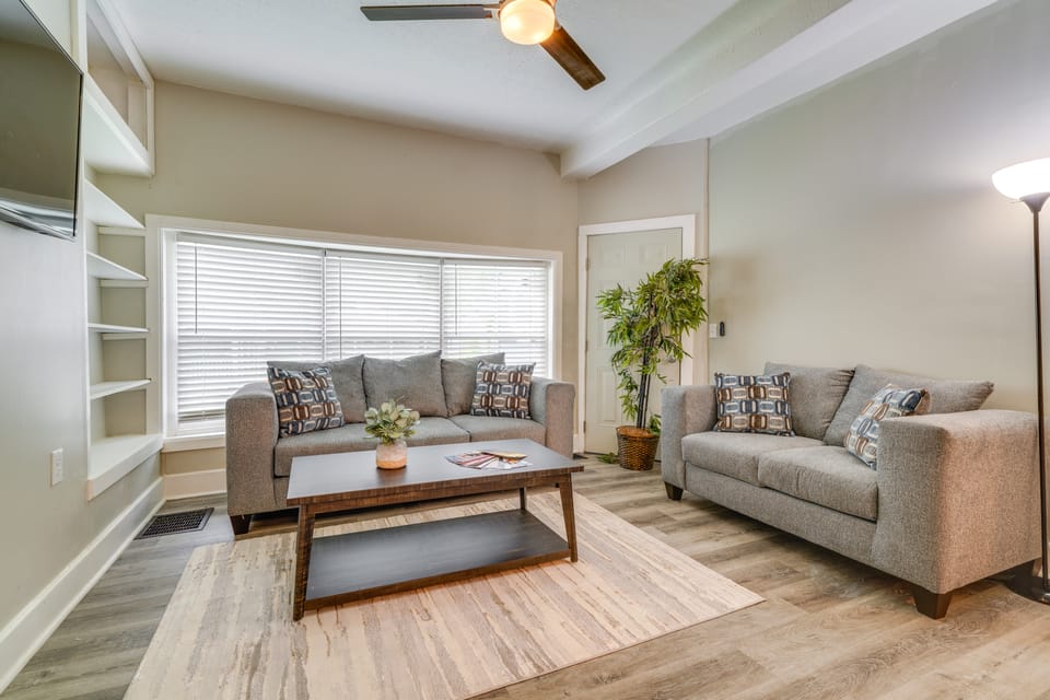 1 Block to Mellwood: Modern Apt by Shops & Dining! Apartment in Jefferson County
