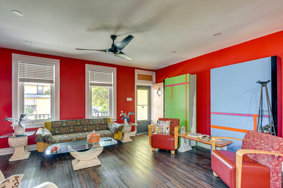 Walkable Neighborhood: Updated Morton Home! House in New Jersey