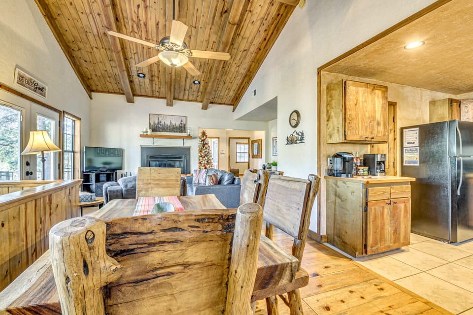 Hot Tub Haven w/ Game Room & Grill in Ruidoso! House in Ruidoso