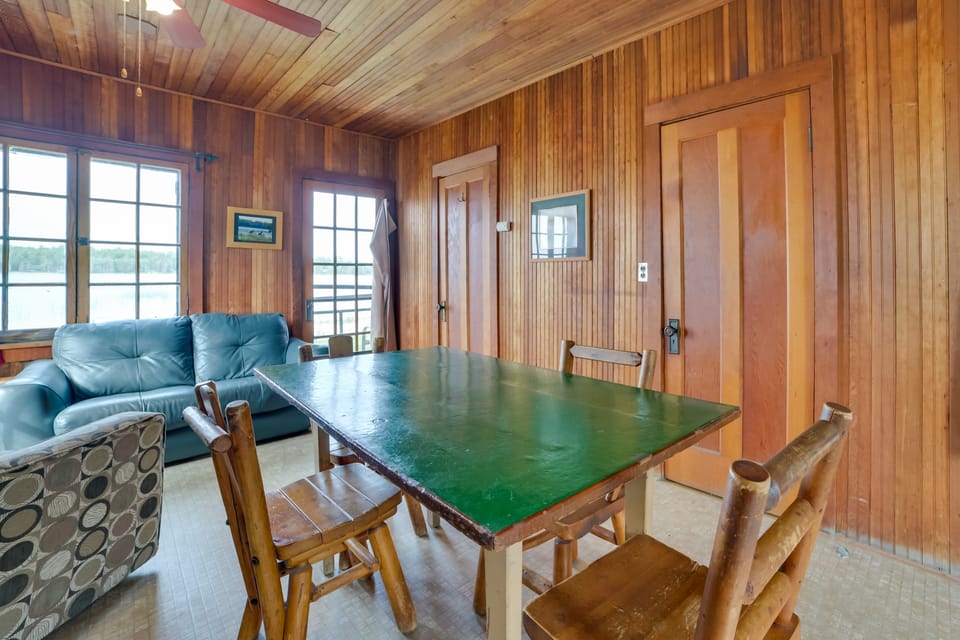 Boat Rentals, Sand Beach! Les Cheneaux Islands Gem House in Michigan