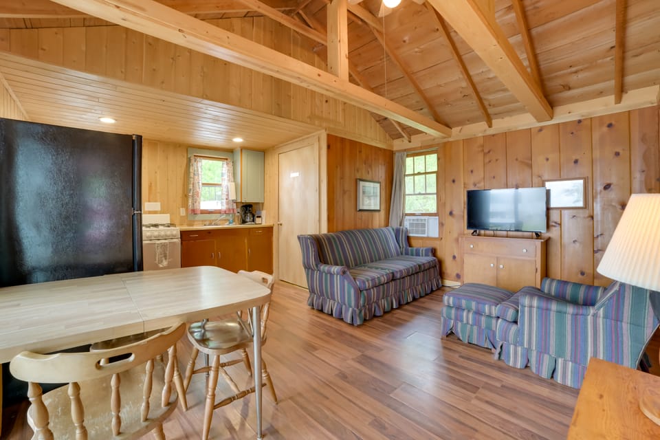 Lake Huron Shoreline Gem: Free Boats, Sandy Beach! House in Michigan
