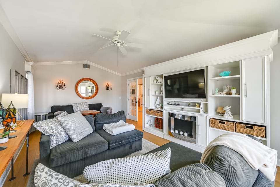 Naples Escape w/ Private Pool – 5 Mi to Beach House in Collier County