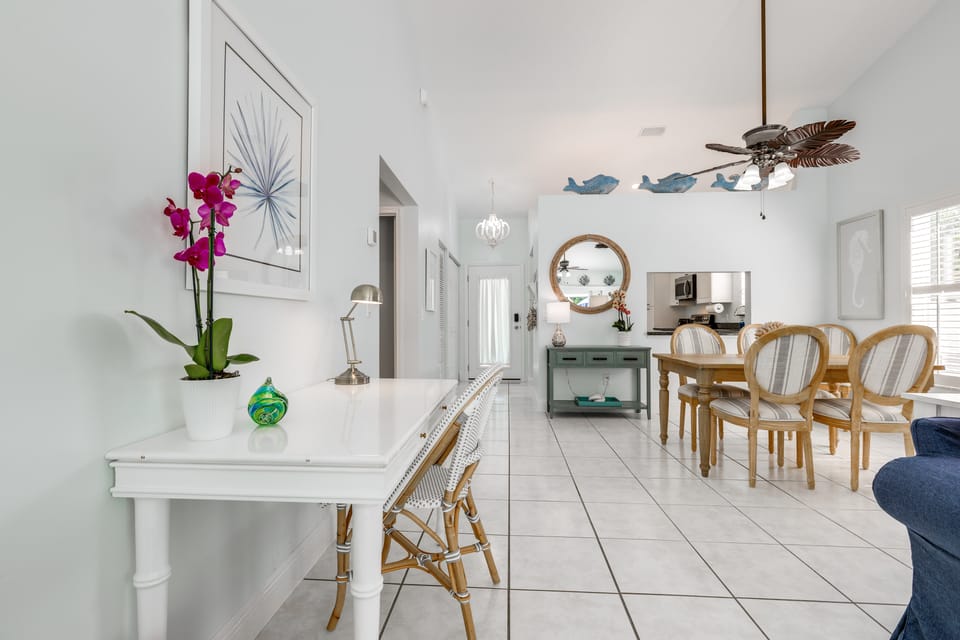 Private Pool + Backyard: Villa in North Palm Beach House in Palm Beach Gardens