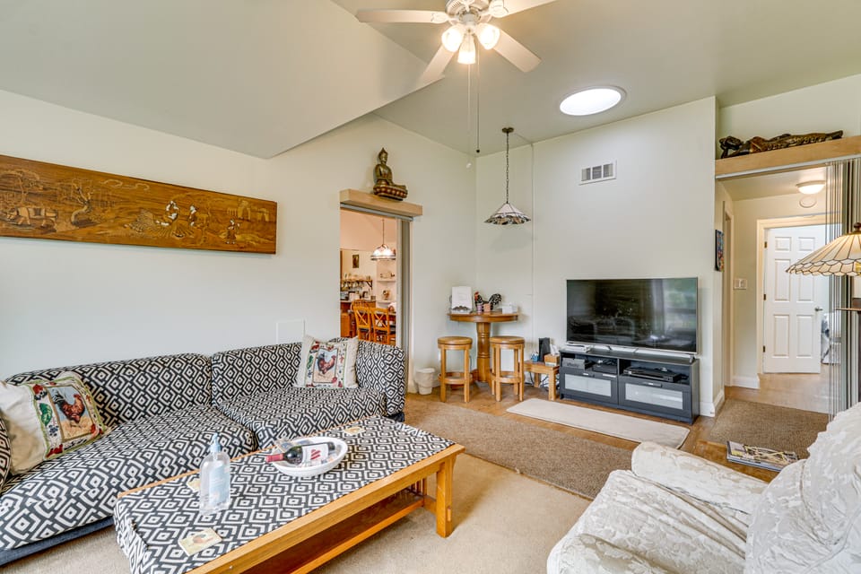 7 Mi to Dtwn Portland: Quiet Yet Central Home House in Beaverton