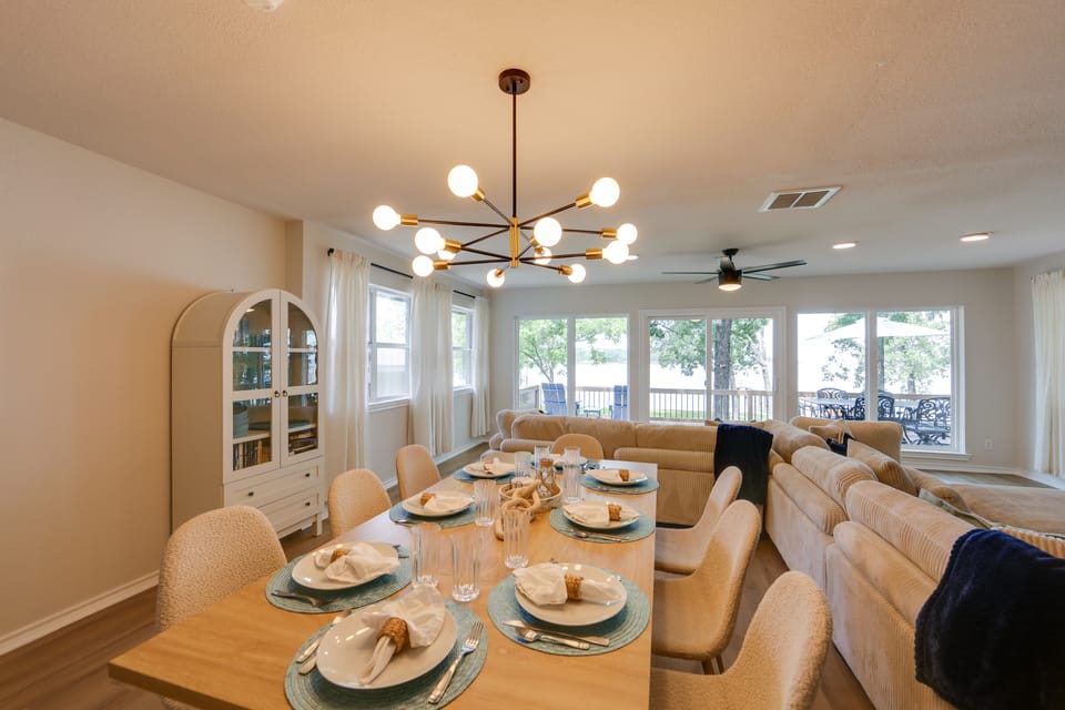 Waterfront Cedar Creek Lake Gem: Near Marina! House in Cedar Creek Reservoir