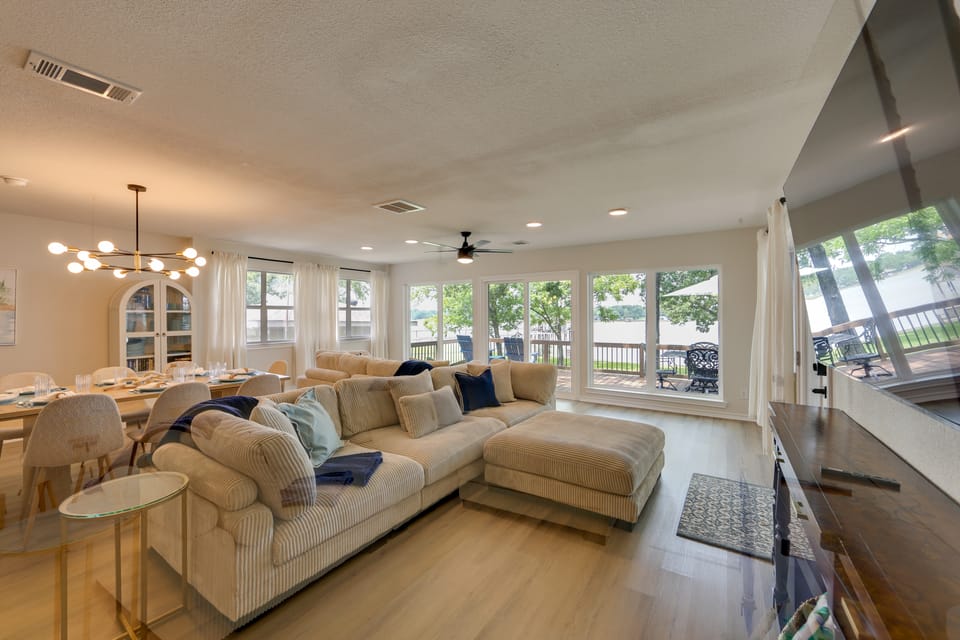 Waterfront Cedar Creek Lake Gem: Near Marina! House in Cedar Creek Reservoir