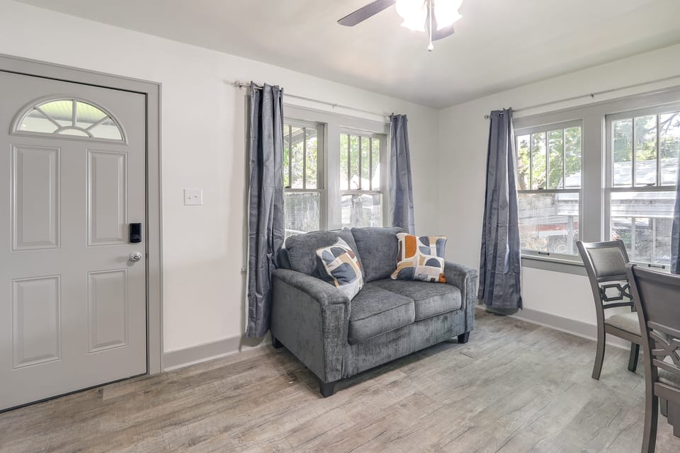 4 Mi to Dtwn: Charming Retreat in Wichita! House in Wichita