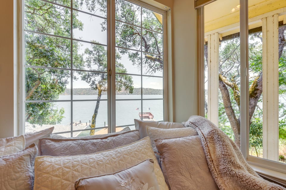 Clear Lake Getaway w/ Dock Access & Shared Yard! Apartment in Lucerne