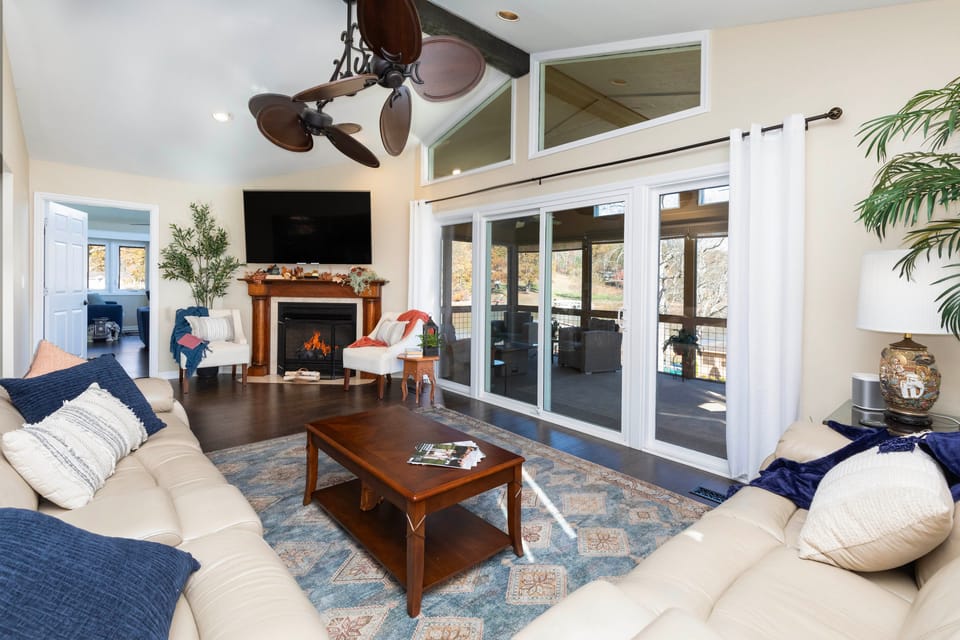 Lake Chatuge Home: Boat Dock, Hot Tub & Perks! House in North Carolina