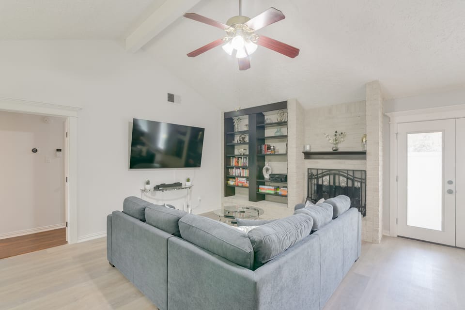 30 Miles to NRG Stadium - Family Home in Houston! House in Houston