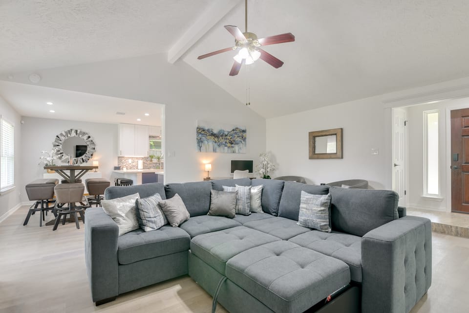 30 Miles to NRG Stadium - Family Home in Houston! House in Houston