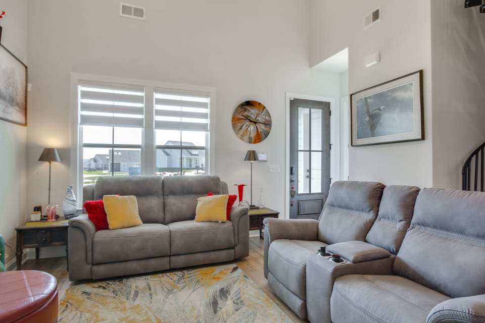 Walk to Marina: Lake Greenwood Retreat w/ Hot Tub Cottage in Lake Greenwood