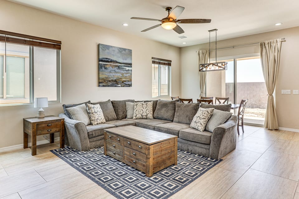 Mtn-View Home w/ Patio, 3 Mi to Colorado River! House in Mohave Valley