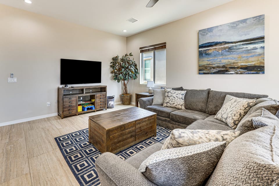 Mtn-View Home w/ Patio, 3 Mi to Colorado River! House in Mohave Valley