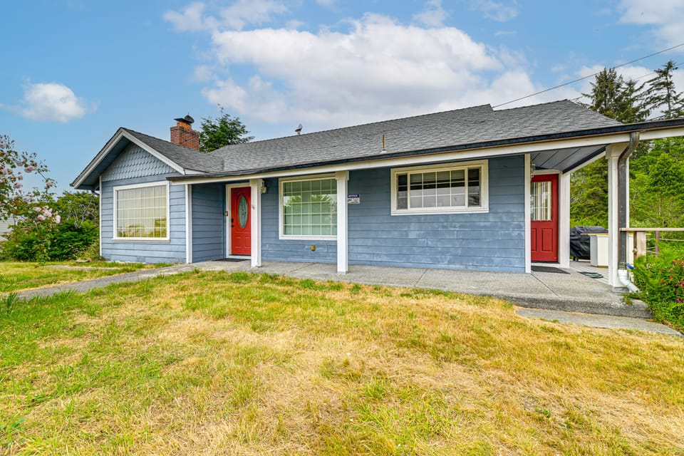 Walk to Beach: Cozy Home w/ Deck in Smith River! House in California