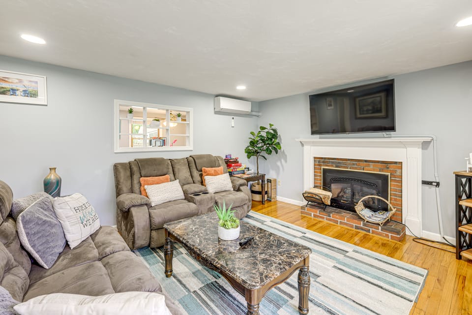 2 Mi to Beach: Quaint West Yarmouth Retreat! House in South Yarmouth