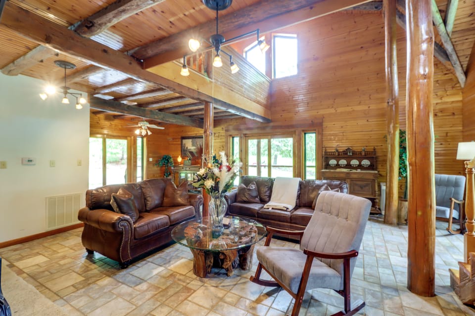 3,000 Sq Ft + Game Room: Ozarks Serenity Cabin! House in Buffalo River