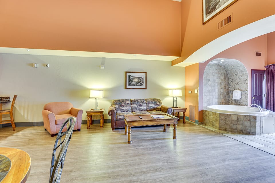 1st-Floor Wisconsin Resort Condo w/ Patio! Apartment in Wisconsin Dells