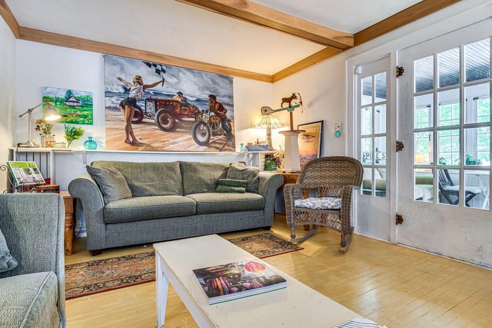 3 Blocks to Indy Motor Speedway: Home w/ Yard! House in Indianapolis