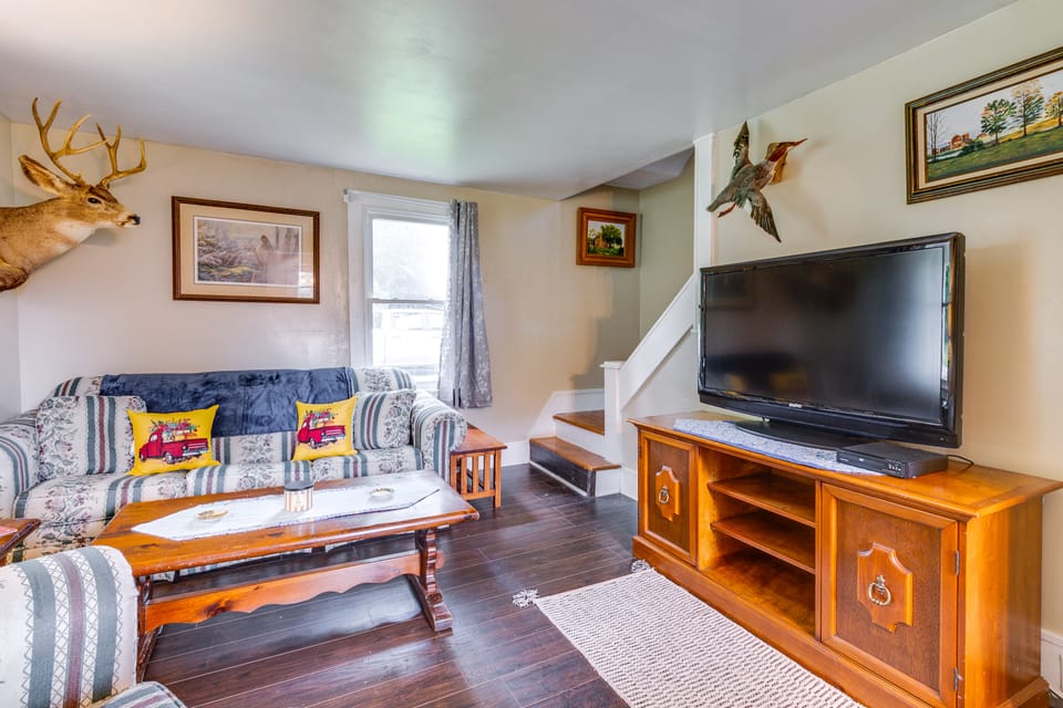 'Chucker Chalet' - Hunter’s Haven in Houtzdale! House in Allegheny River