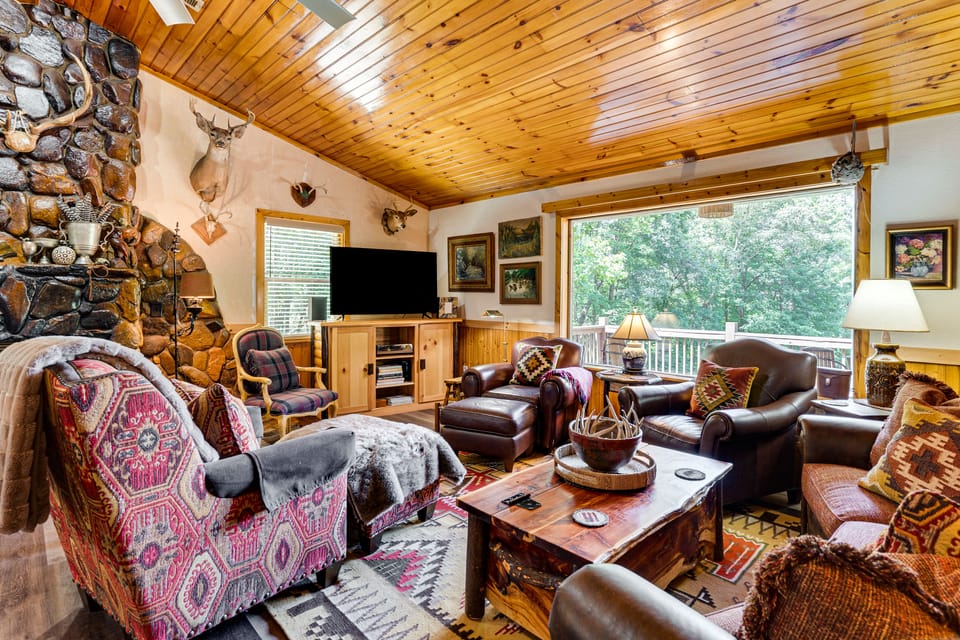 Screened Porch, Deck + Mtn Views: Andrews Retreat! House in Tennessee