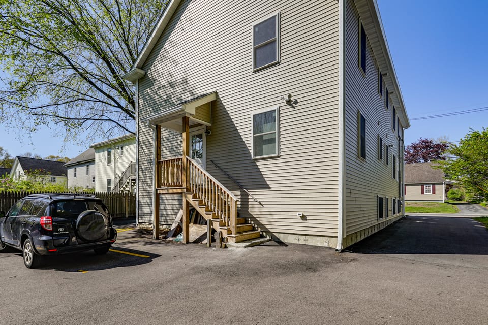 13 Mi to Gillette Stadium: Pet-Friendly Apt! Apartment in North Attleborough