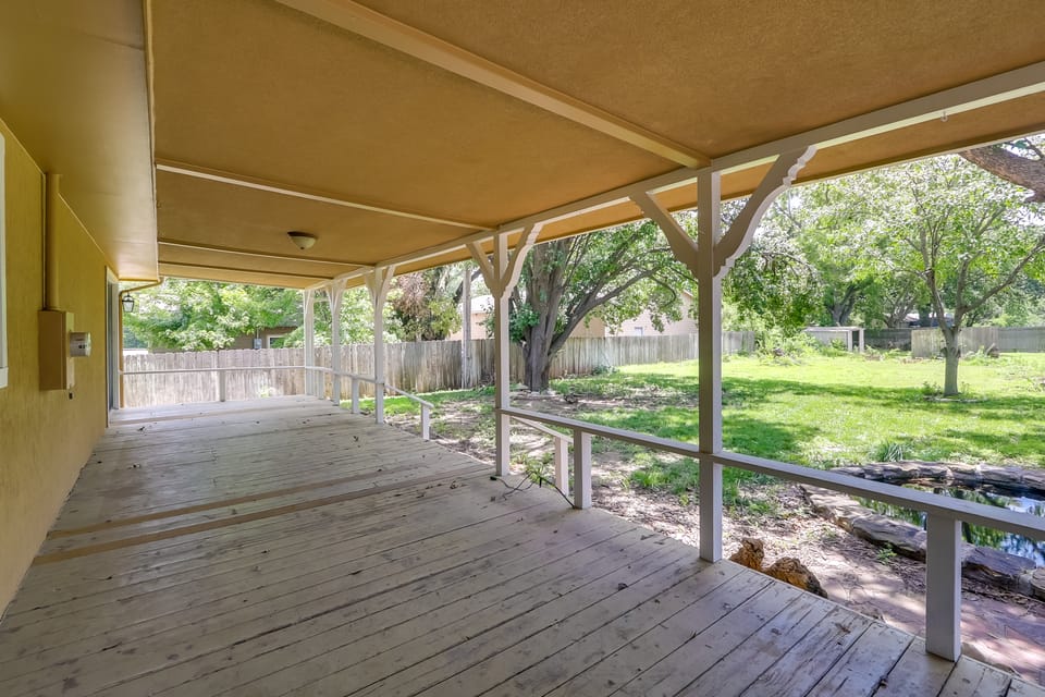 Group Getaway w/ Private Yard in Wichita! House in Wichita