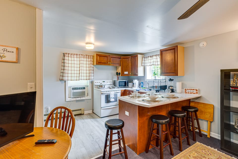 Honey Bee Farm On-Site: Susquehanna Valley Apt! Apartment in Pennsylvania