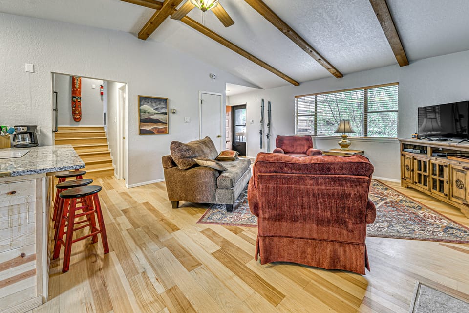 4 Mi to Dtwn: Cozy Family Condo in Ruidoso! Apartment in Ruidoso