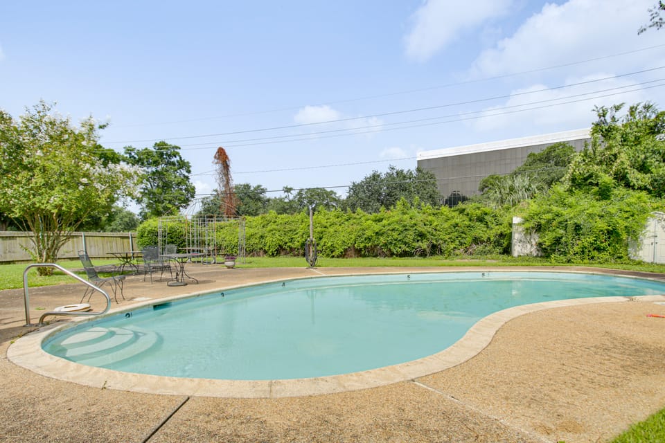 Condo 5 Mi to Bourbon St - Screened-In Balcony! Apartment in Terrytown