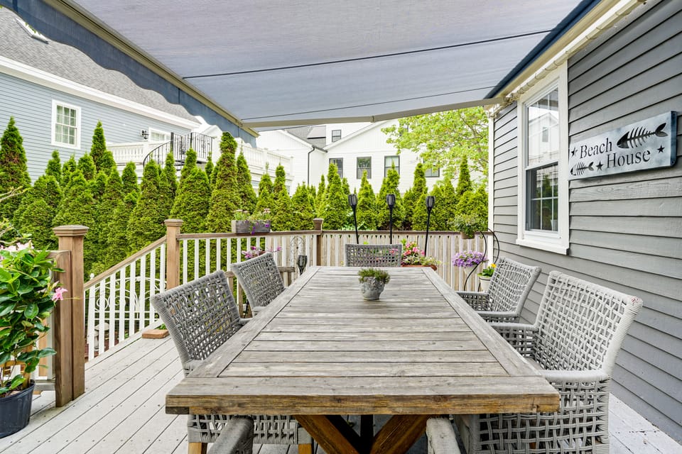 North Shore Townhome: 1 Mi to Singing Beach! House in Manchester-by-the-Sea