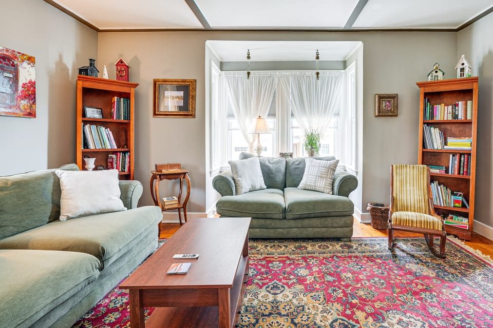 North Shore Townhome: 1 Mi to Singing Beach! House in Manchester-by-the-Sea