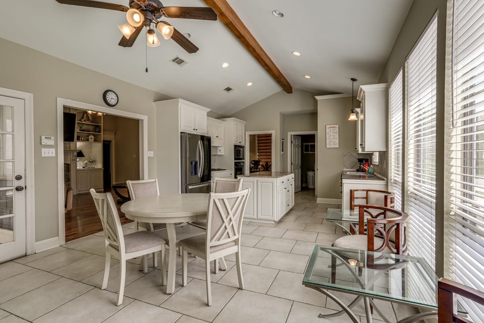 Easy Access to I-10: Prairieville Extended Stay House in Louisiana