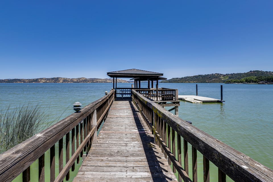 Dock, Slip & Launch: Waterfront Home on Clear Lake House in Clear Lake
