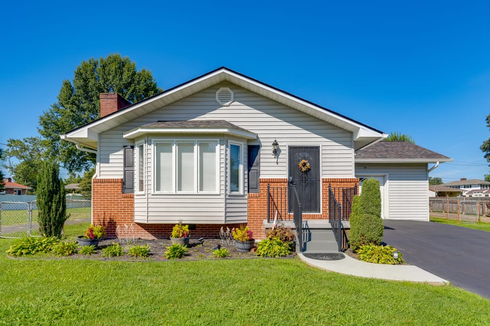 Charming Kingsport Home w/ Spacious Fenced Yard! House in Kingsport