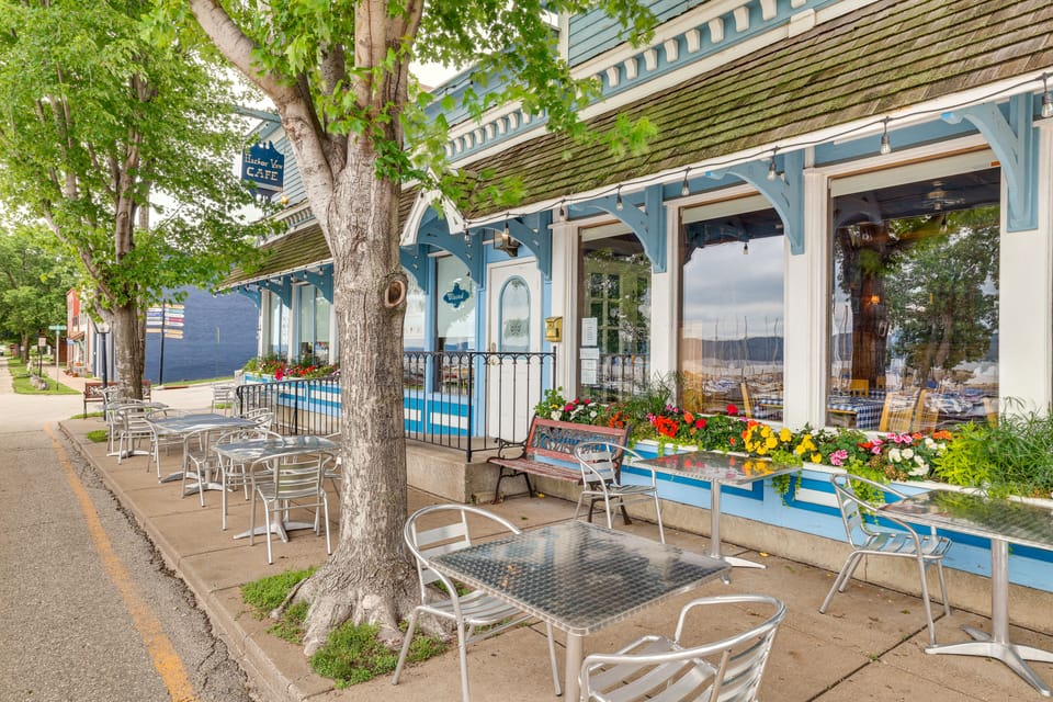 Steps to Marina & Beach: Couple’s Cottage in Pepin Apartment in Pepin