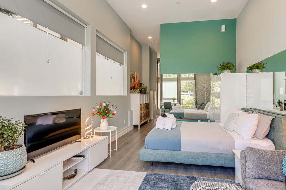 Couple’s Base for FIFA World Cup! Magnolia Studio Apartment in Magnolia Seattle