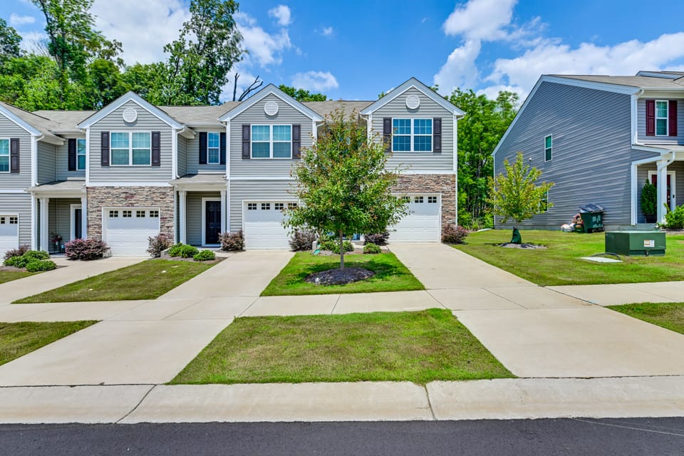 7 Mi to Uptown - Pet-Friendly 2-Story Townhome! Apartment in Charlotte