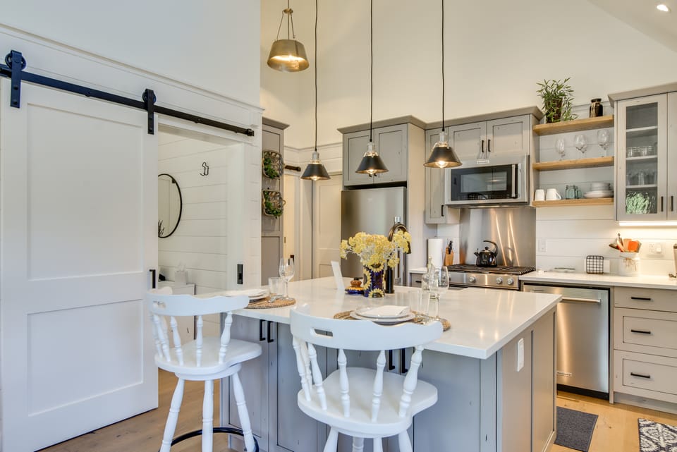 Oregon Wine Country Retreat: Sip & Dine Outside Cottage in Willamette Valley