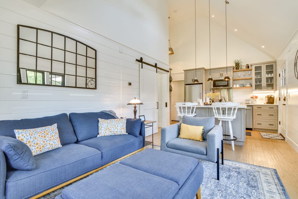 Oregon Wine Country Retreat: Sip & Dine Outside Cottage in Willamette Valley