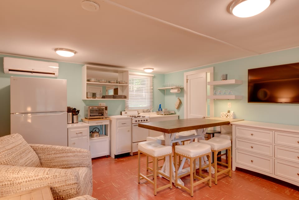 Fish & Hike: Lakeside Poconos Retreat, Unit 3 Apartment in Pocono Mountains