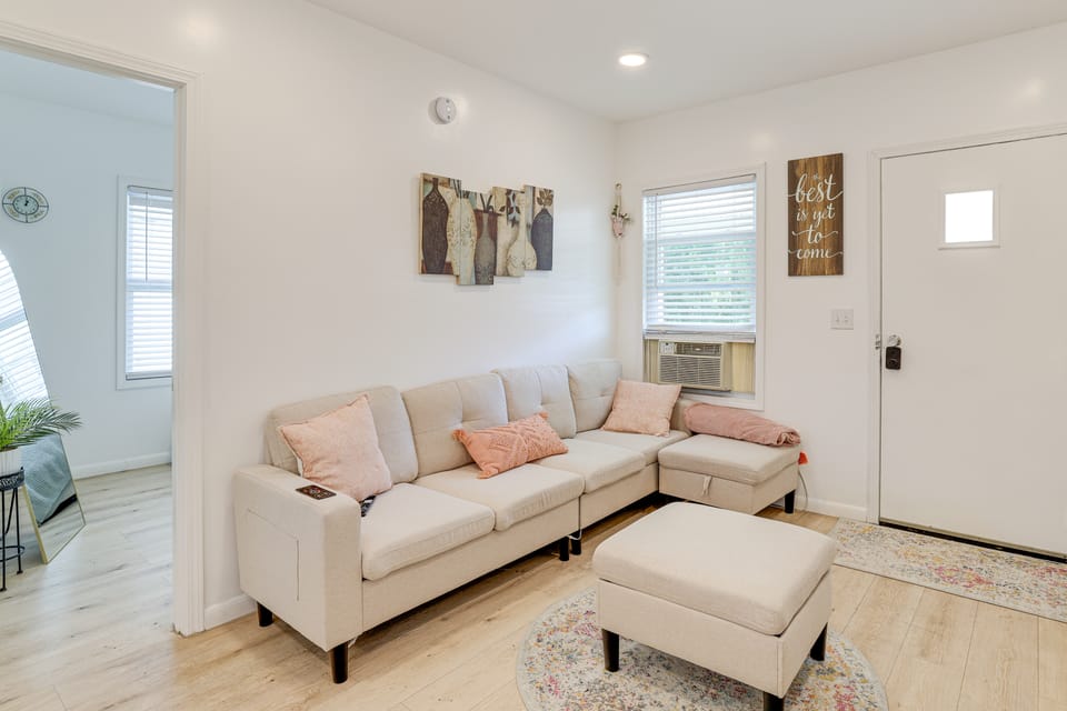 2 Mi to State Park: Updated Niagara Falls Home House in Niagara Falls