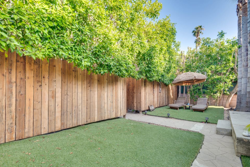 8 Mi to SoFi Stadium: WFH-Friendly Apt Apartment in San Fernando Valley