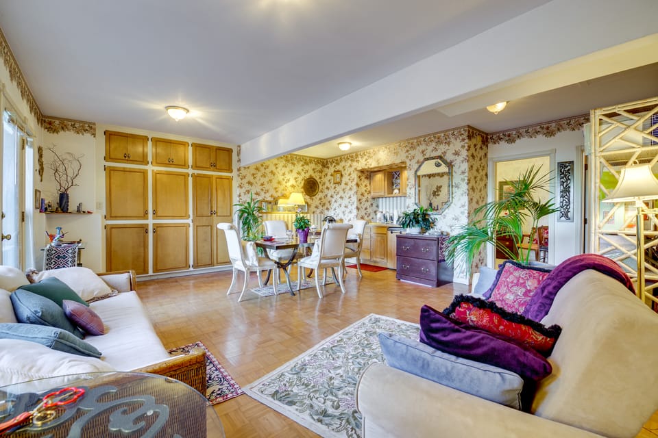 < 1 Mi to Jefferson Healthcare: Nurse-Ready Rental Apartment in Port Townsend