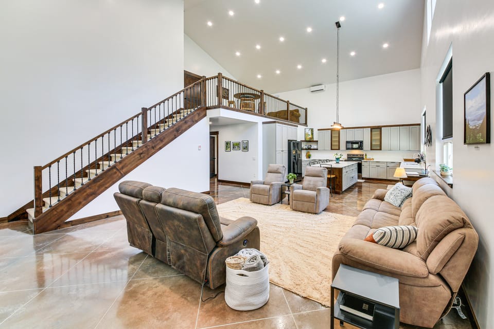 Relax, Reconnect & Explore: Modern Idaho House! House in Idaho
